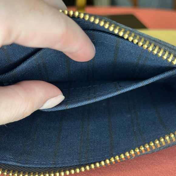 Louis Vuitton Pouch Citadine Accessories - Picture 13 of 16